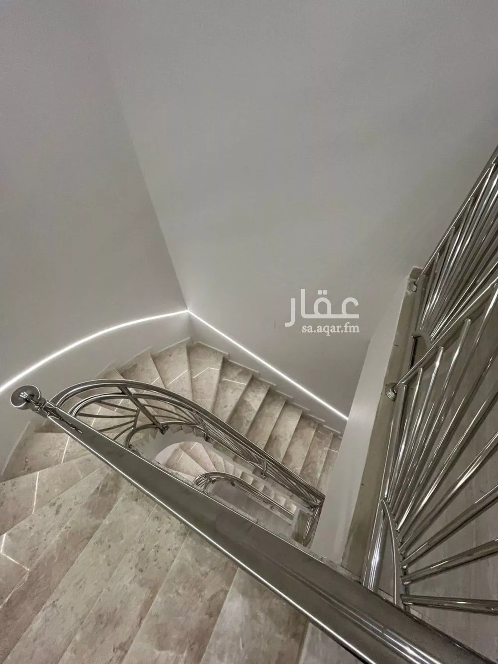 5 bedroom villa in Al Hazm 21