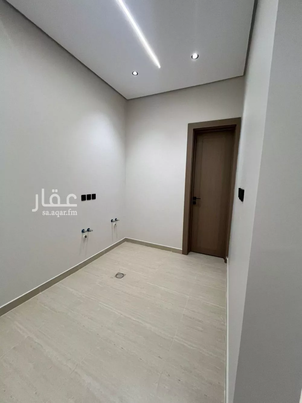 5 bedroom villa in Al Hazm 25