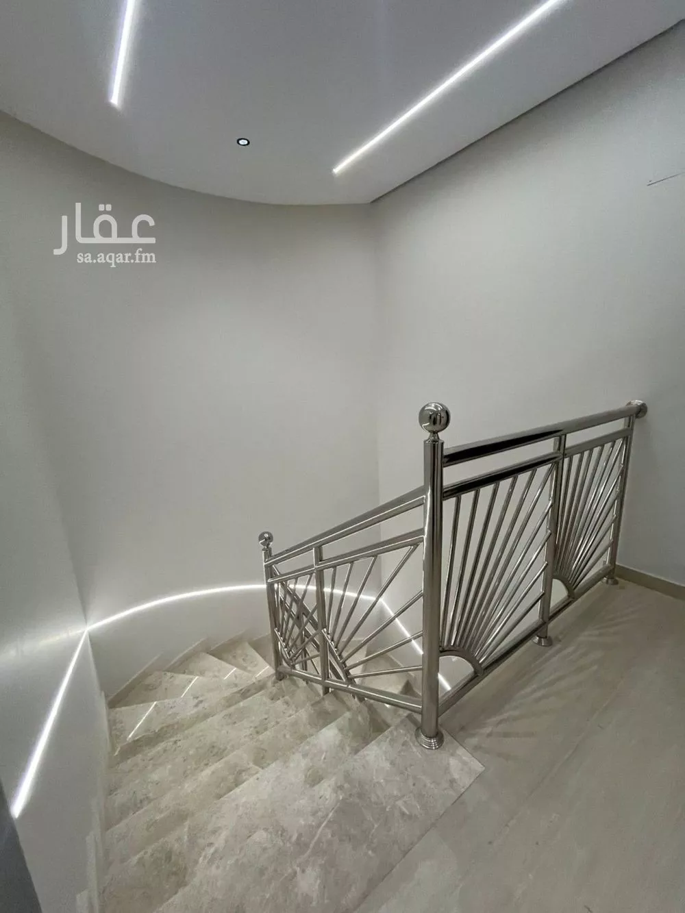 5 bedroom villa in Al Hazm 8