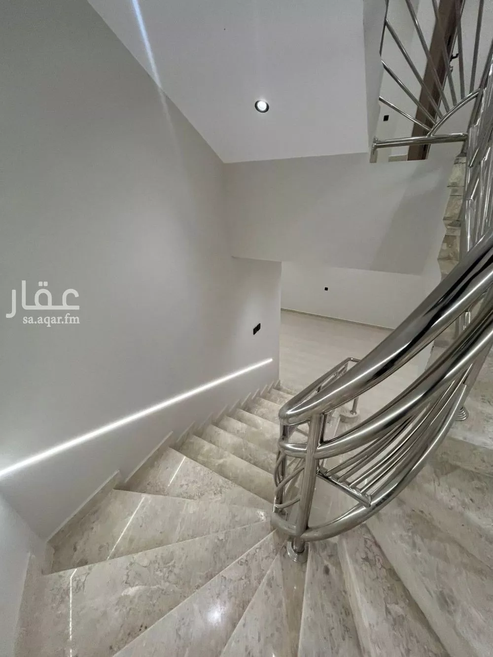 5 bedroom villa in Al Hazm 9