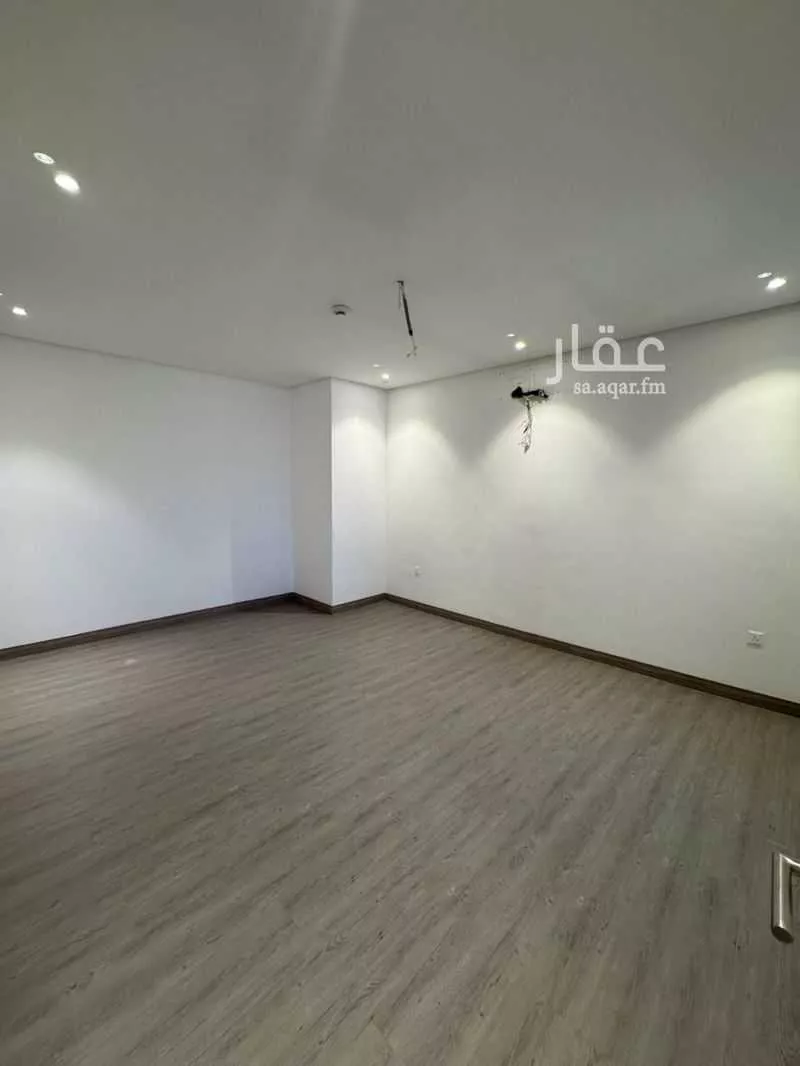 6 bedroom apartment in Al Hamdaniyah 12