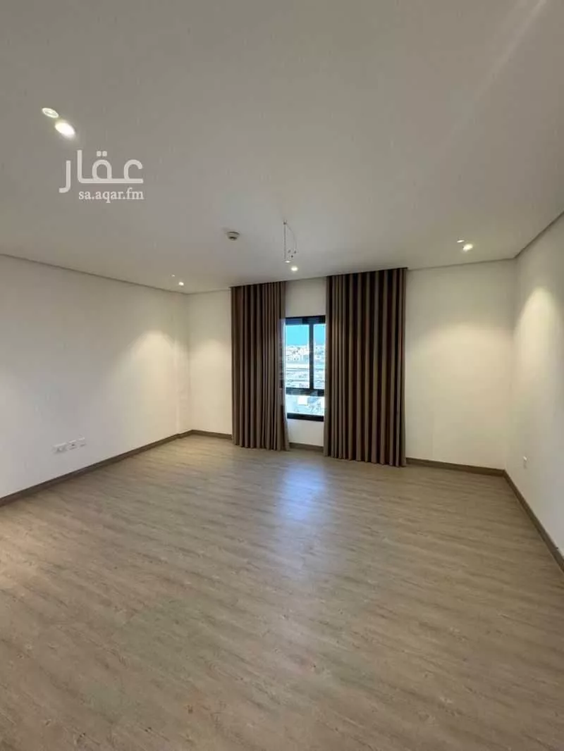 6 bedroom apartment in Al Hamdaniyah 6