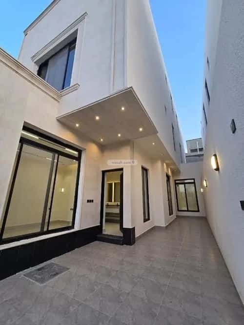 4 bedroom floor in Al Maizilah 13