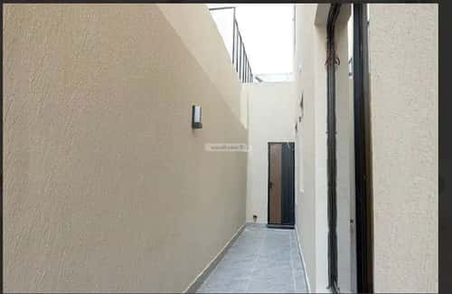 5 bedroom villa in Al Aridh 8