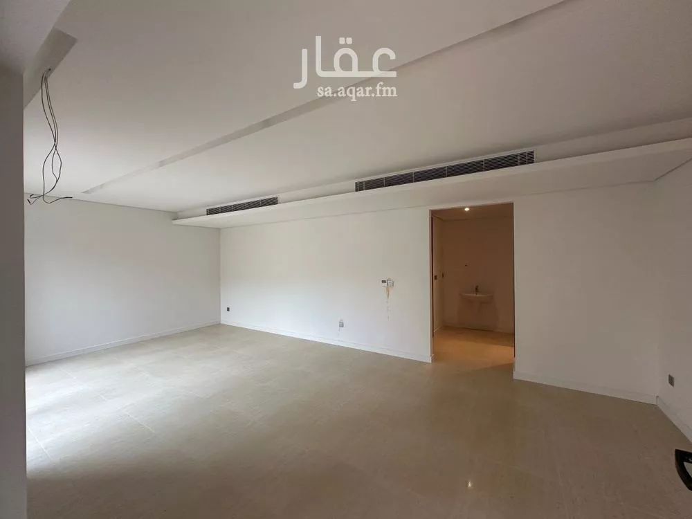 فيلا 5 غرف في العارض 10