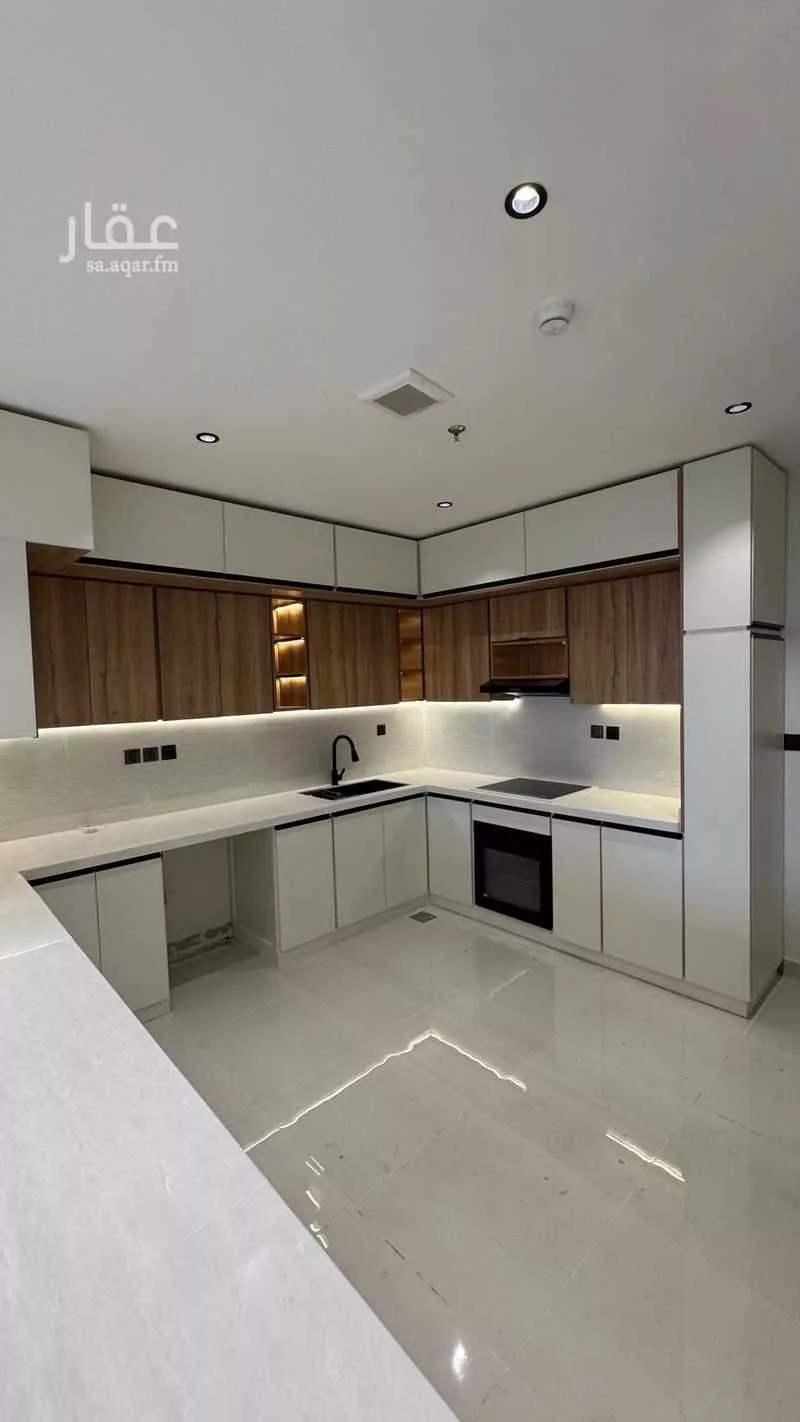 شقة 4 غرف في النزهة 3