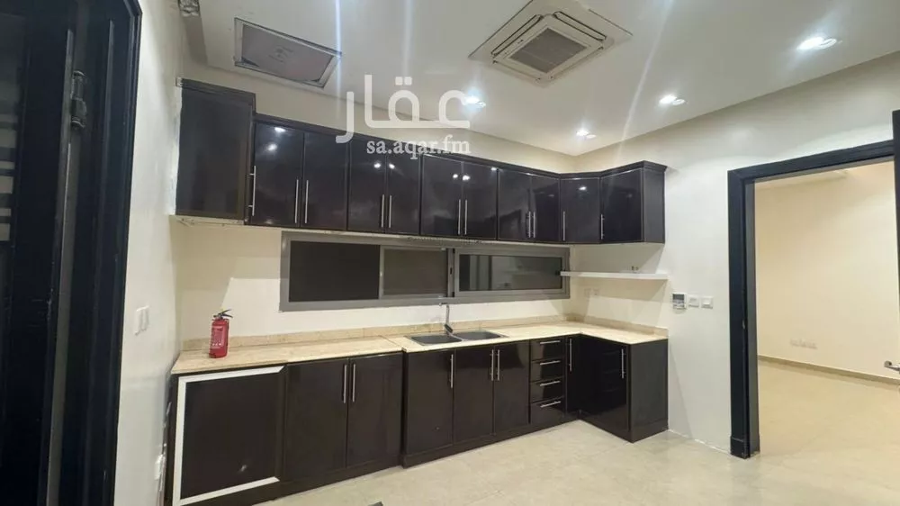 5 bedroom villa in Al Yasmin 3