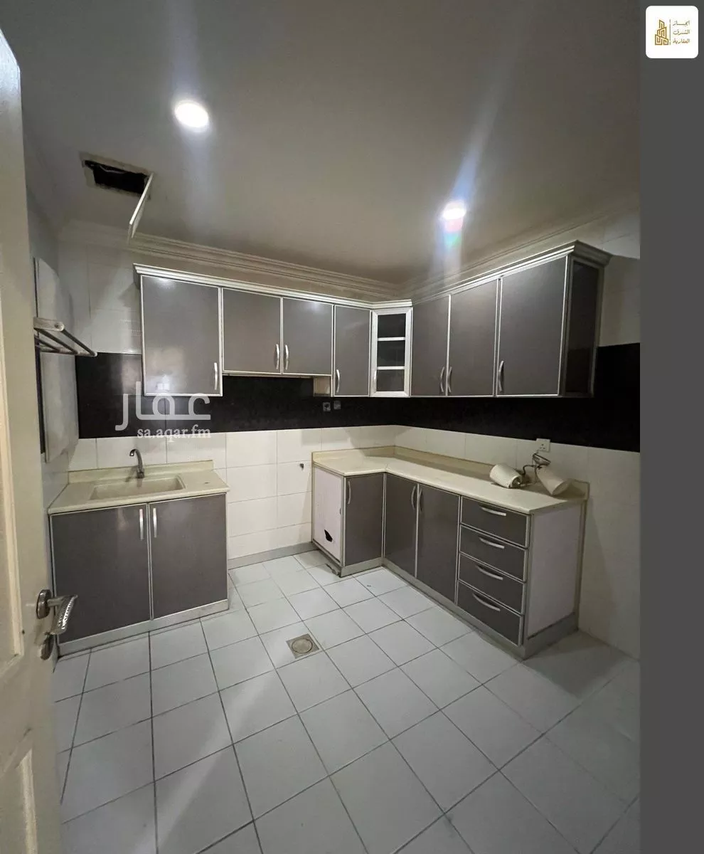 4 bedroom apartment in Al Muntazah, Eastern Province 5