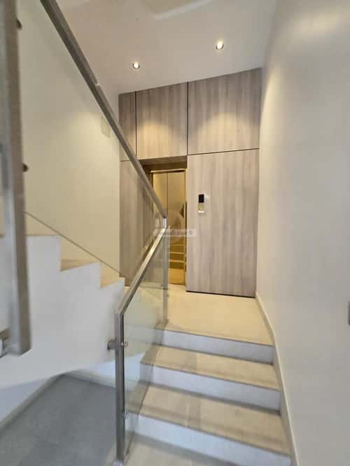 5 bedroom floor in Al Janadriyah 3