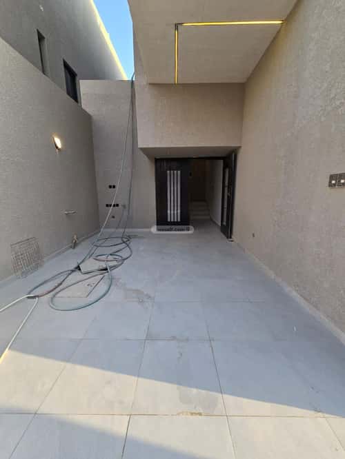 5 bedroom floor in Al Janadriyah 12