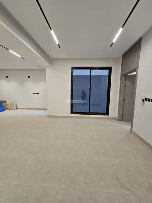 5 bedroom floor in Al Janadriyah 9