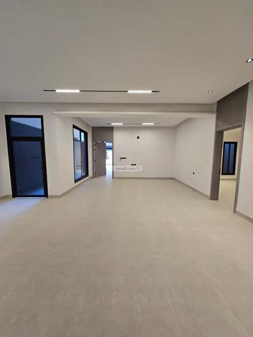 5 bedroom floor in Al Janadriyah 13