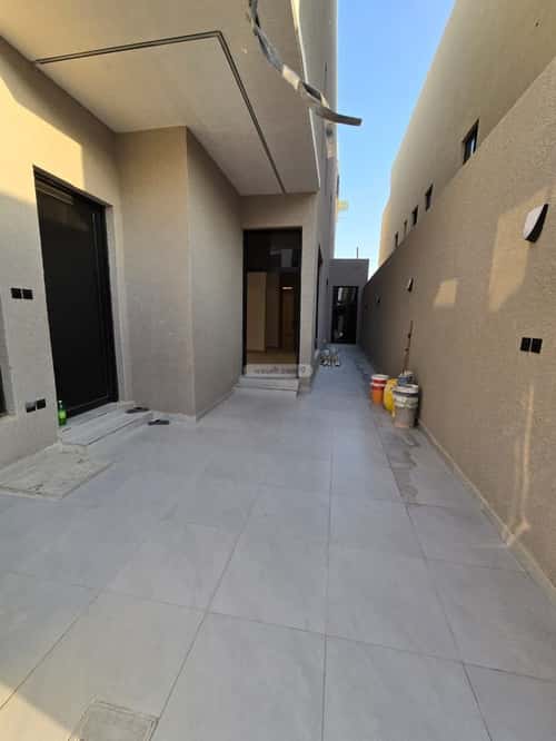 5 bedroom floor in Al Janadriyah 5
