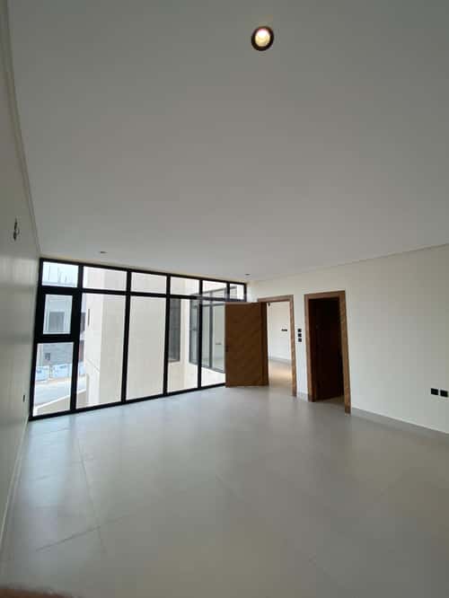 5 bedroom villa in Al Mahdiyyah 1