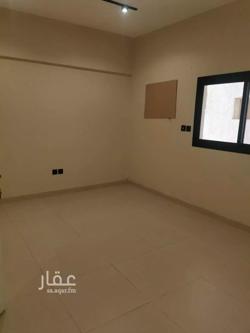 325 sqm building in Dahiat King Fahd 2
