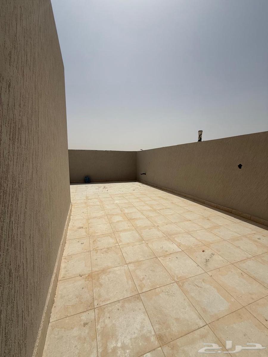 فيلا 5 غرف في المرجان 10