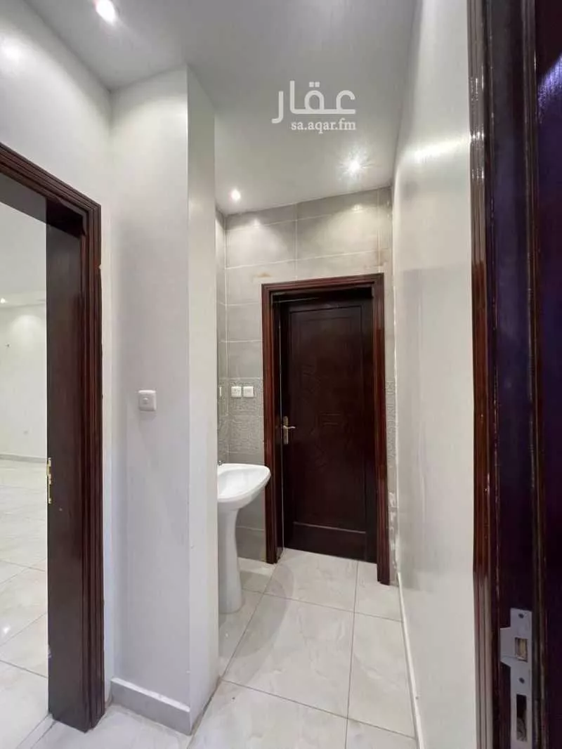 4 bedroom apartment in Al Ranuna, Madinah 6