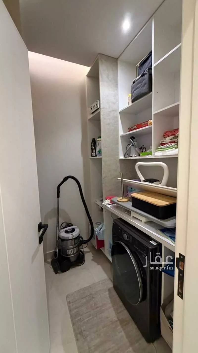 3 bedroom apartment in Al Mughrizat 18