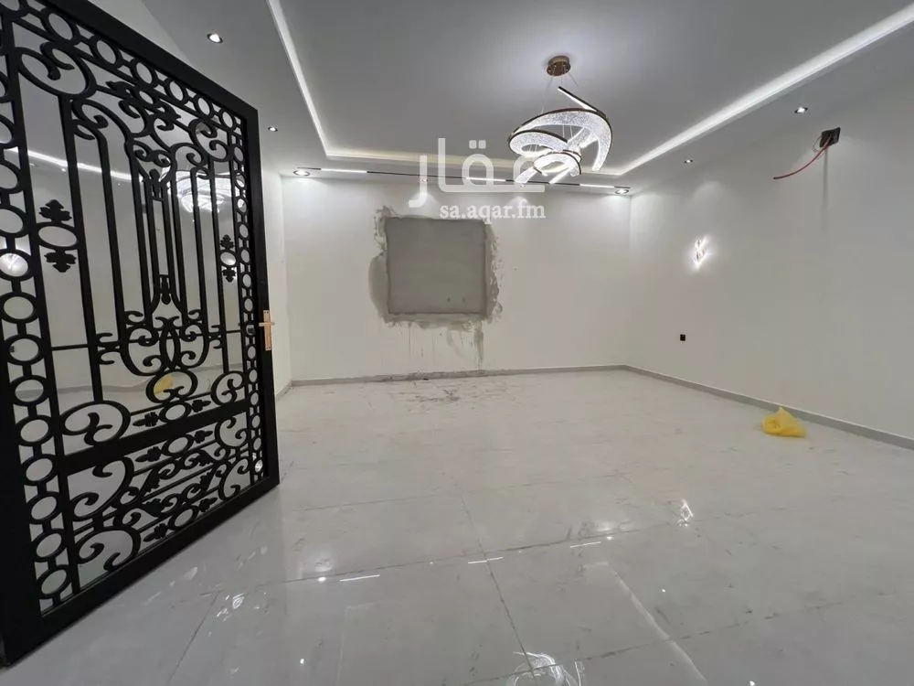 فيلا 6 غرف في ظهرة لبن 12