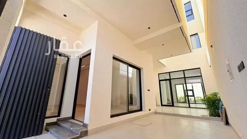 5 bedroom villa in Al Mahdiyyah 4