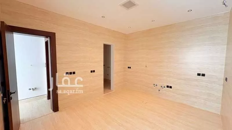 5 bedroom villa in Al Mahdiyyah 6