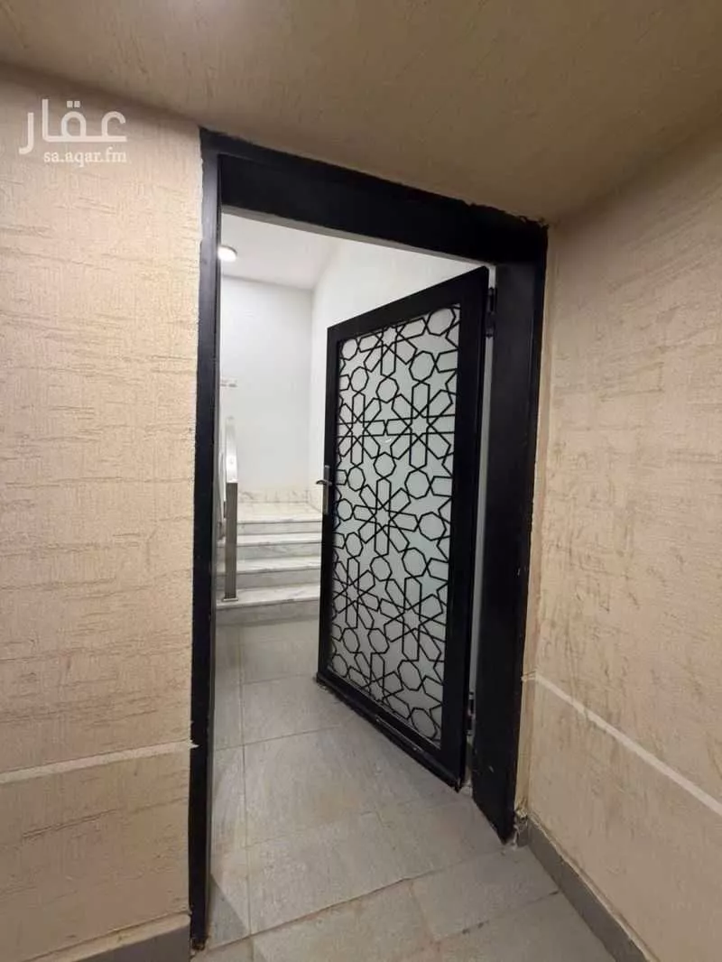 فيلا 8 غرف في العارض 13