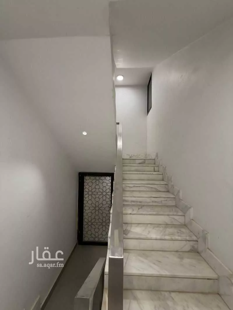 فيلا 8 غرف في العارض 14