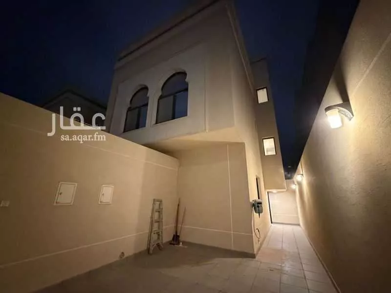 فيلا 8 غرف في العارض 22