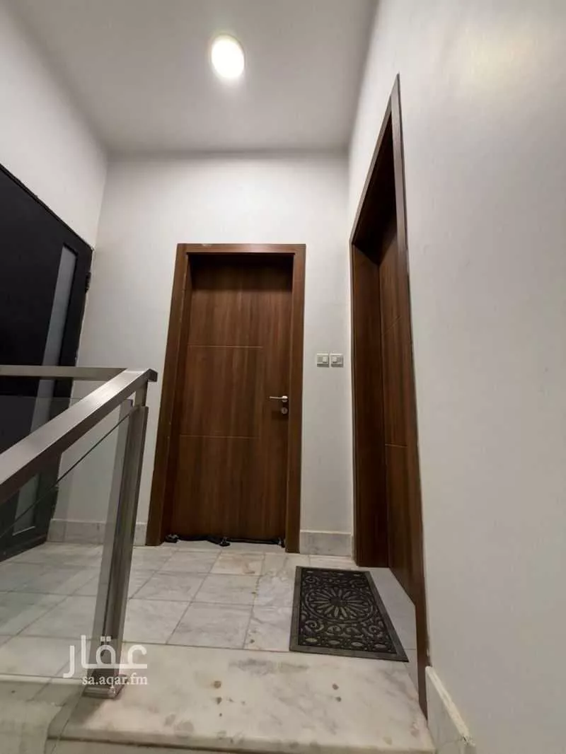 فيلا 8 غرف في العارض 8