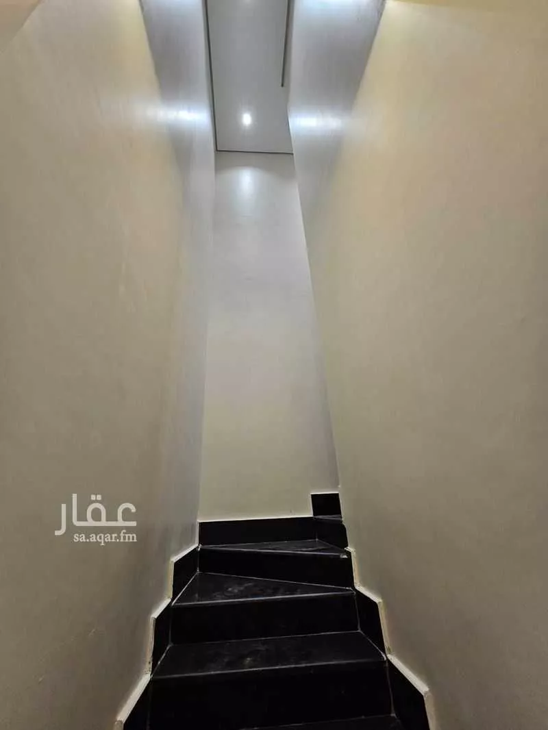 6 bedroom villa in Ash Sharq 16