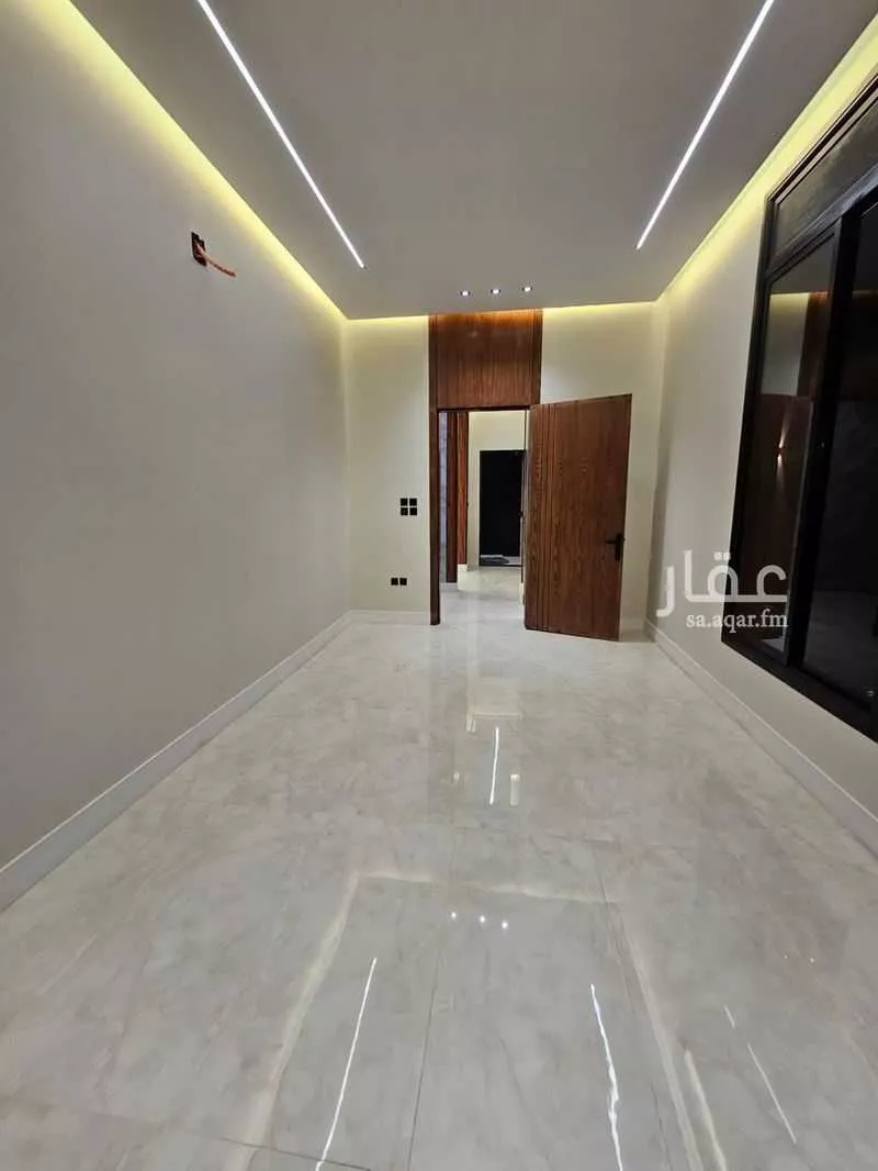 6 bedroom villa in Ash Sharq 19