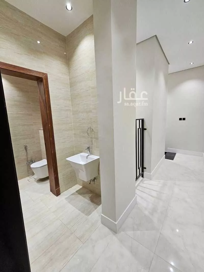 6 bedroom villa in Ash Sharq 20