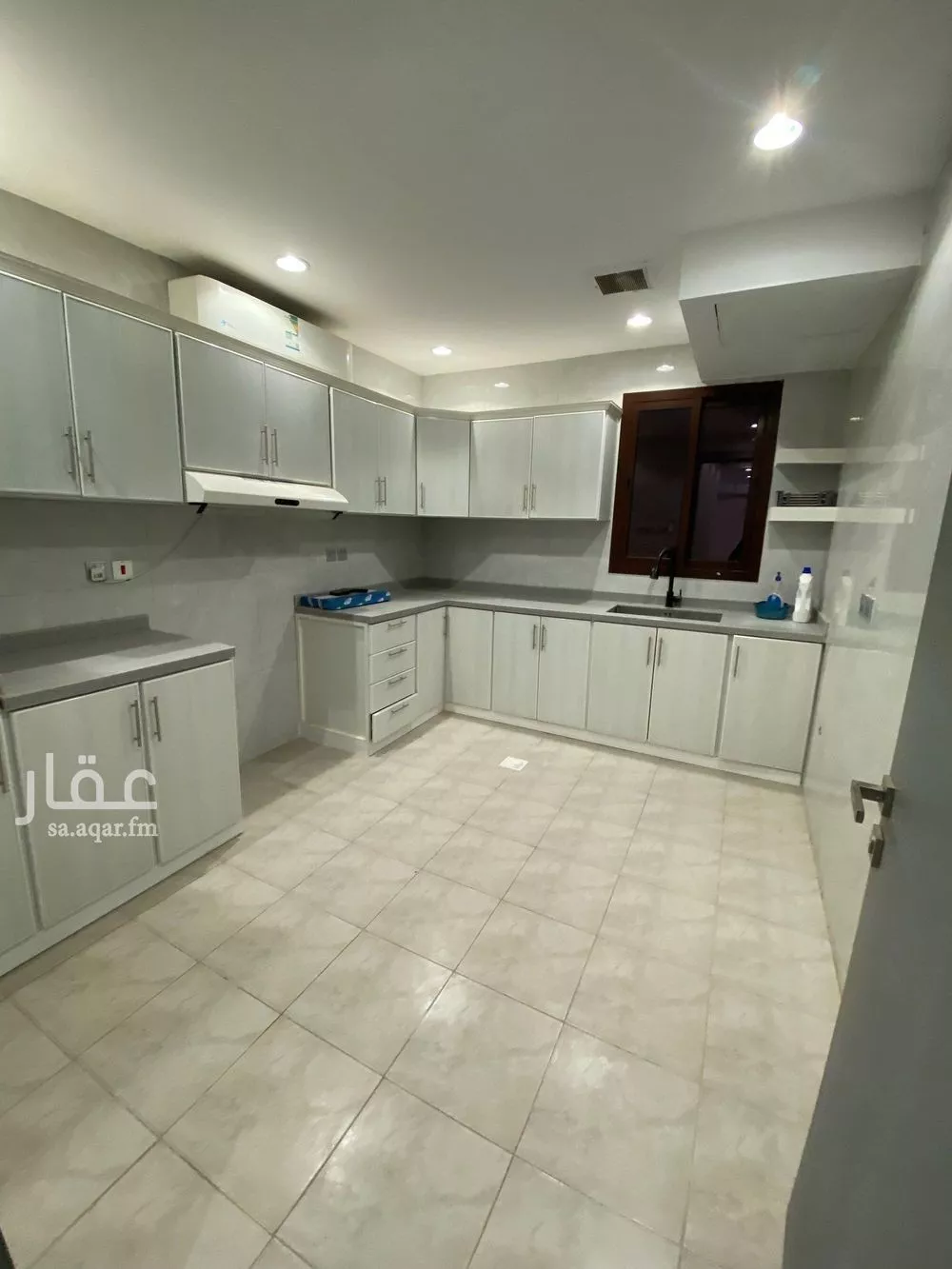 3 bedroom floor in Al Munsiyah 7