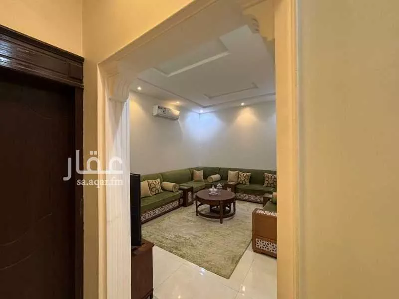 14 bedroom apartment in Al Maizilah 6