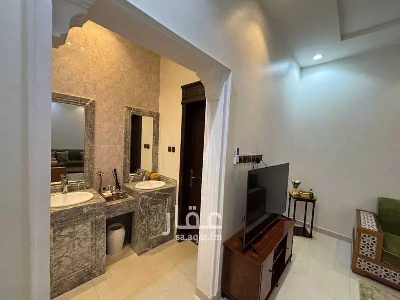 14 bedroom apartment in Al Maizilah 7