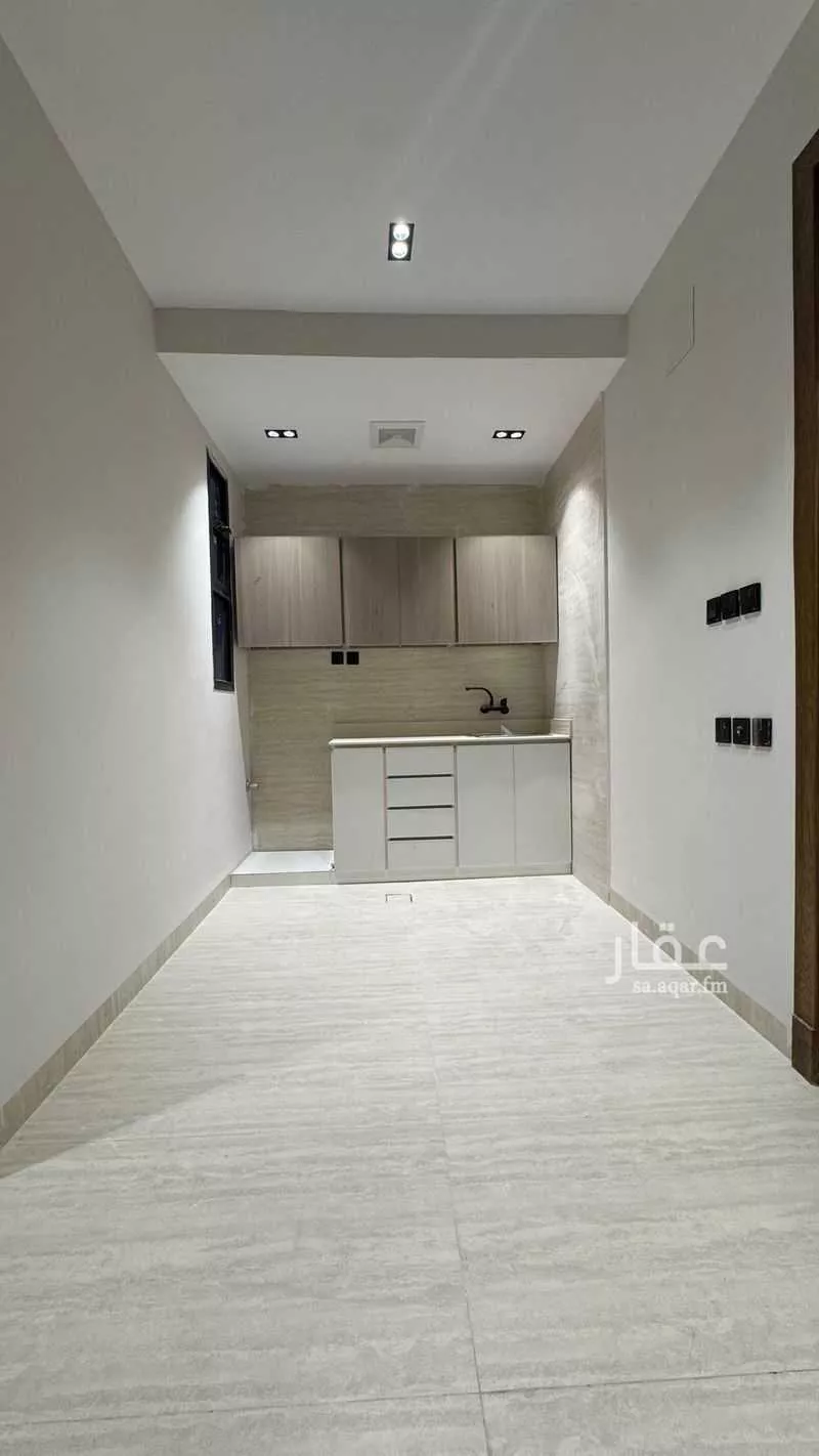 21 bedroom building in Umm Al Hamam Al Sharqi, Riyadh 11