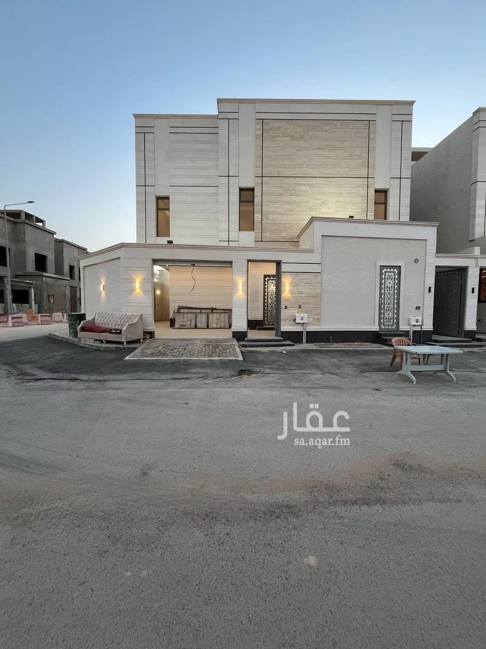فيلا 4 غرف في الجنادرية 2