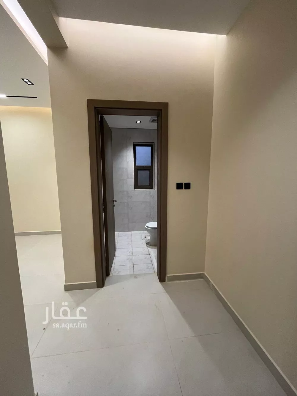 فيلا 4 غرف في الجنادرية 8
