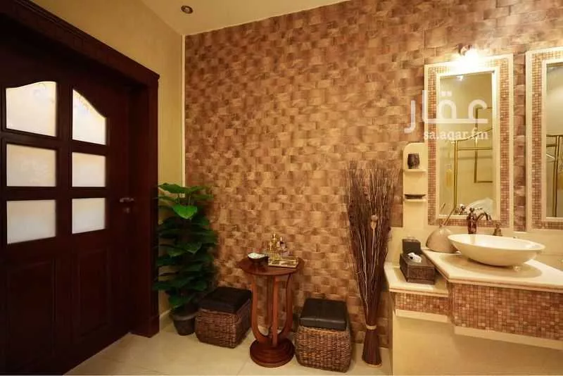 7 bedroom villa in Ishbiliyah 9