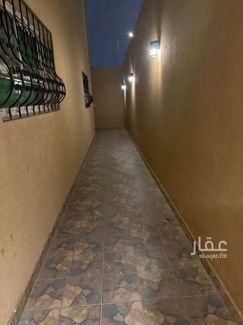 3 bedroom floor in Al Malqa 8