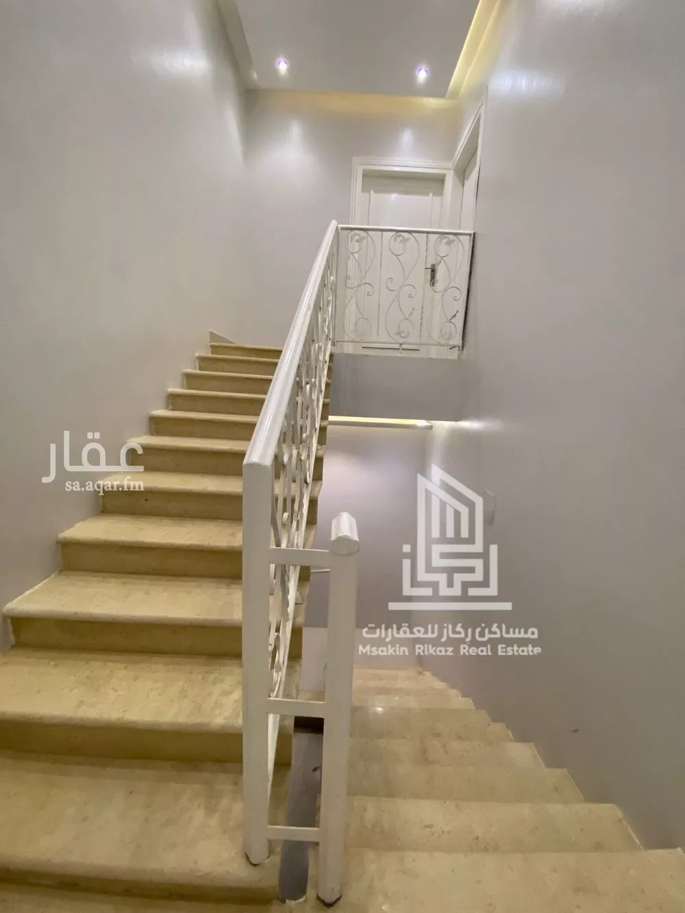 4 bedroom floor in Al Yasmin 4