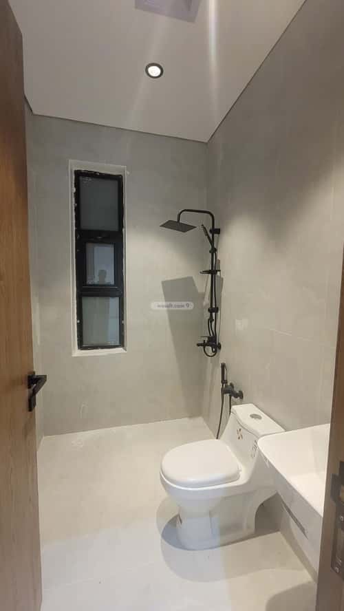 6 bedroom villa in Al Janadriyah 4