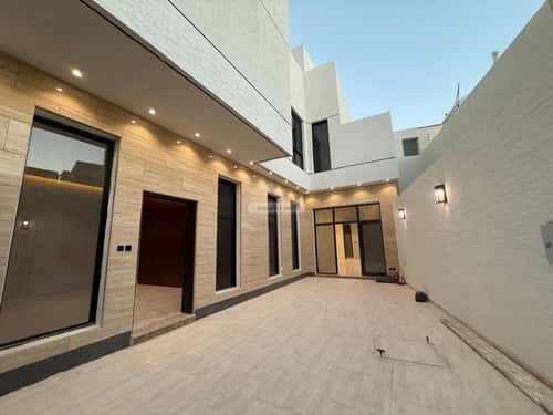 5 bedroom villa in Al Mahdiyyah 2