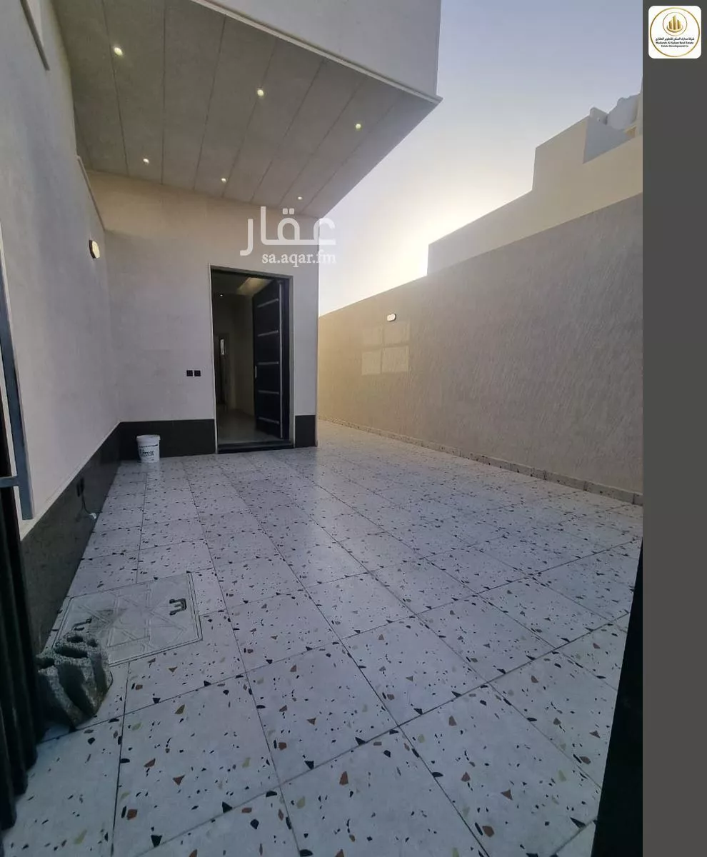 5 bedroom floor in Ash Sharq 2