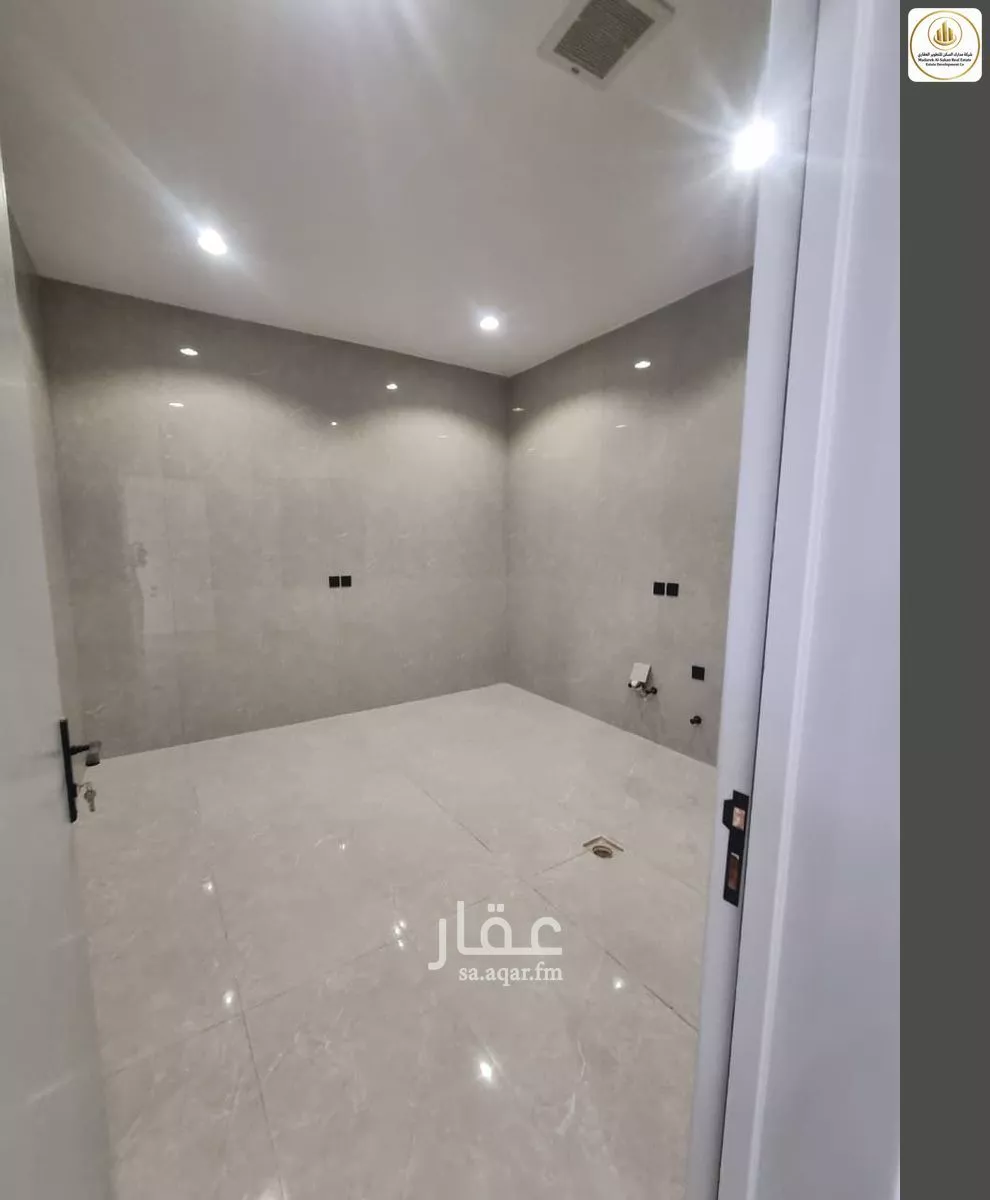 5 bedroom floor in Ash Sharq 4