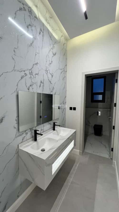 8 bedroom villa in Al Mahdiyyah 3