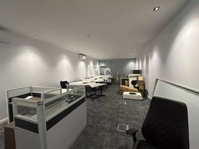 5395 sqm office in Al Rabie 4