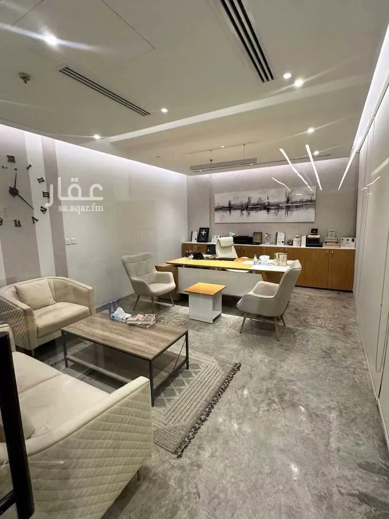 370 sqm office in Al Munsiyah 5