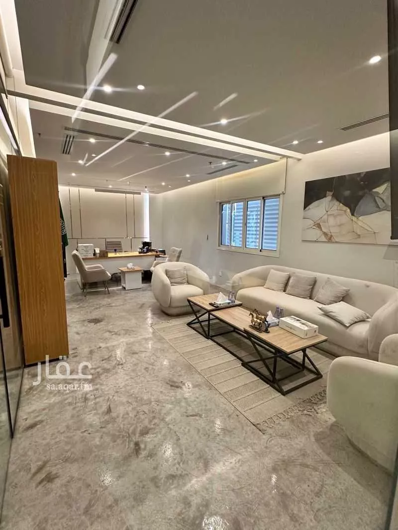 370 sqm office in Al Munsiyah 8