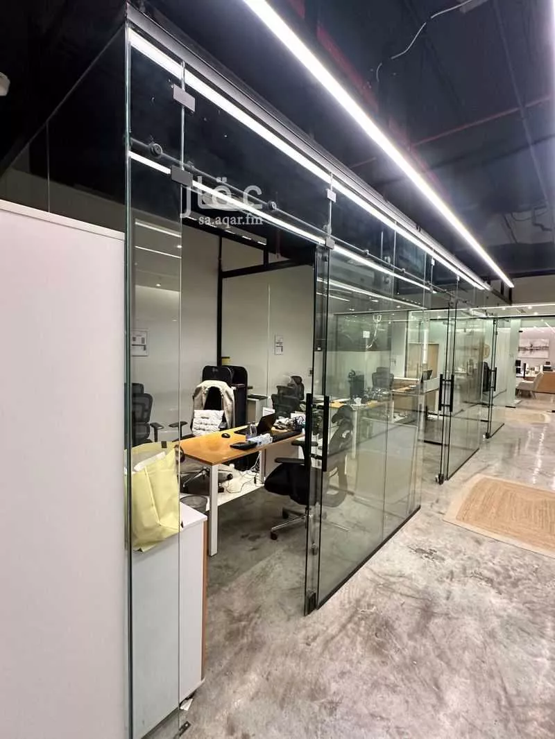 370 sqm office in Al Munsiyah 9
